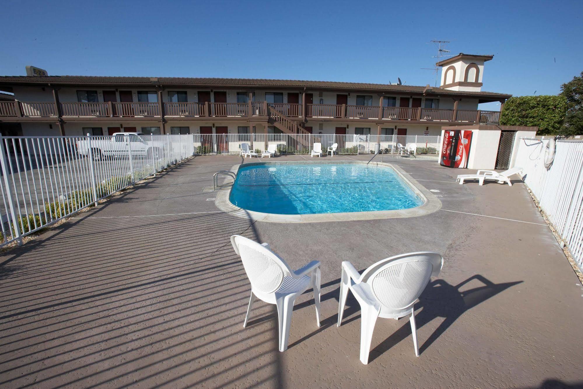 Ez 8 Motel نيوارك المظهر الخارجي الصورة